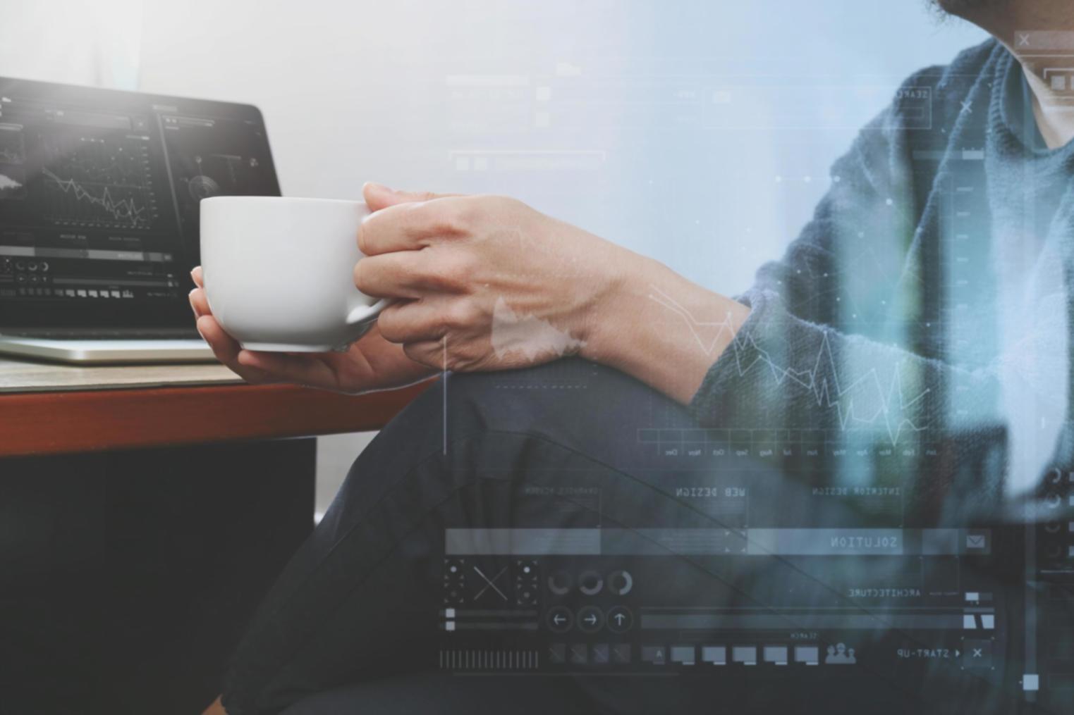 Estudiante completando primer módulo educativo